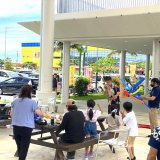 沖縄県うるま市に来たら「うるマルシェ」へ??大道芸しています！
